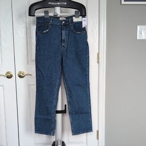 NWT Abercrombie & Fitch ultra high rise ankle straight jeans size 30/10